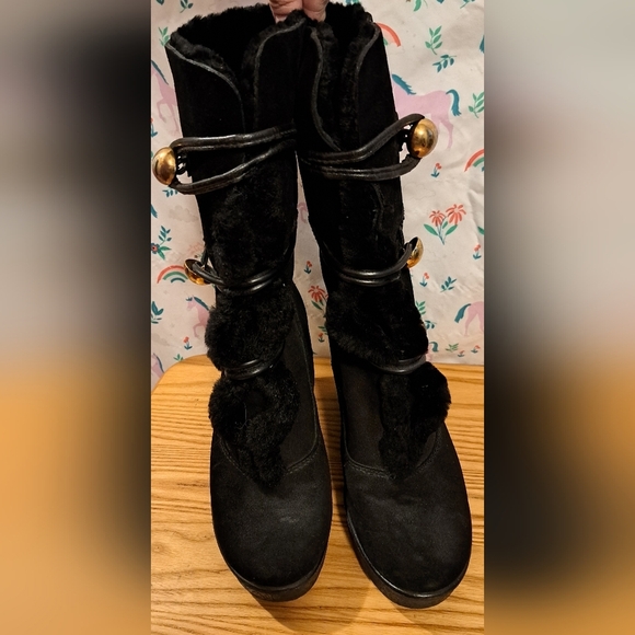 NWOT Coach Gena Black Suede & Shearling Button Up Casual Wedge Boot Shoe SZ 6M - Picture 2 of 10